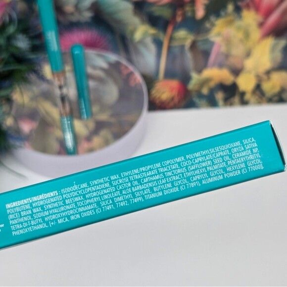 Thrive Infinity Waterproof Eyeshadow Stick - Dr. Q Caramel Bronze Shimmer NEW - Picture 6 of 10